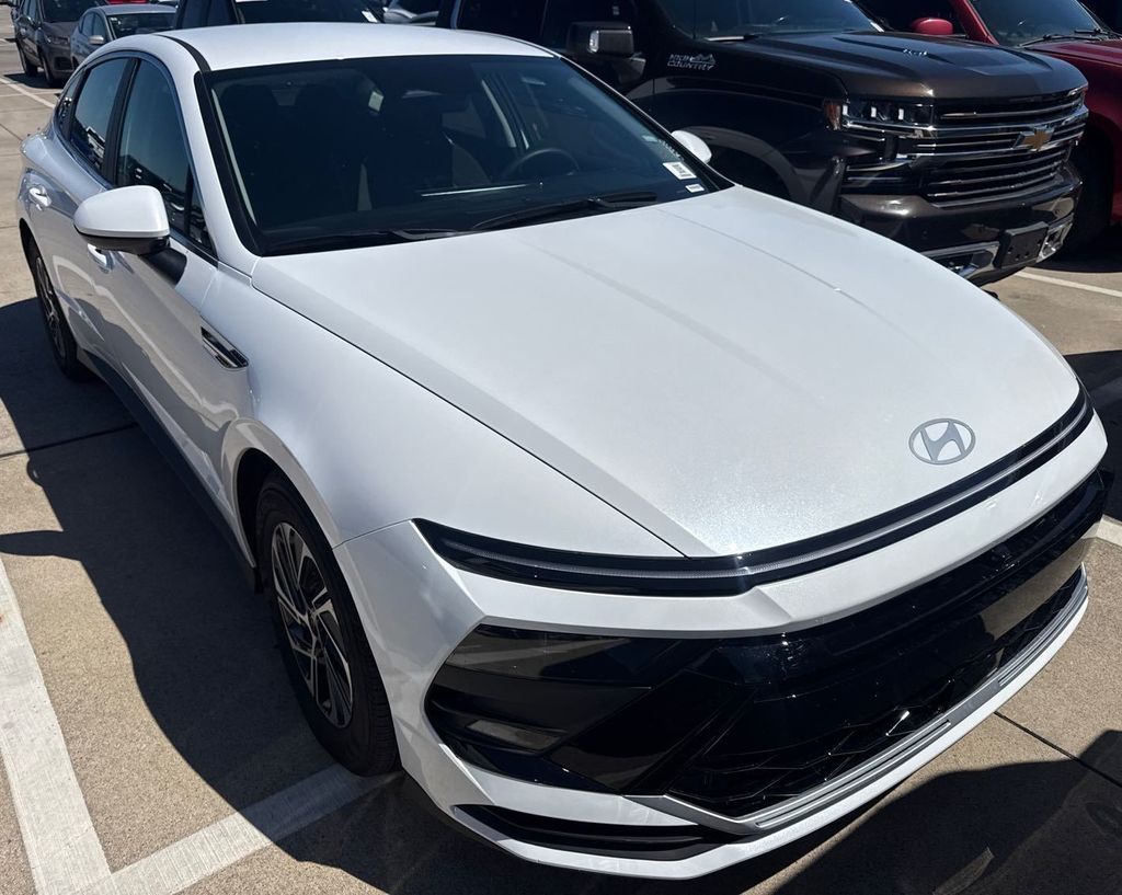 Serenity White 2026 Hyundai Sonata Hybrid Blue FWD Sedan Front-Wheel Drive 6-Speed Automatic