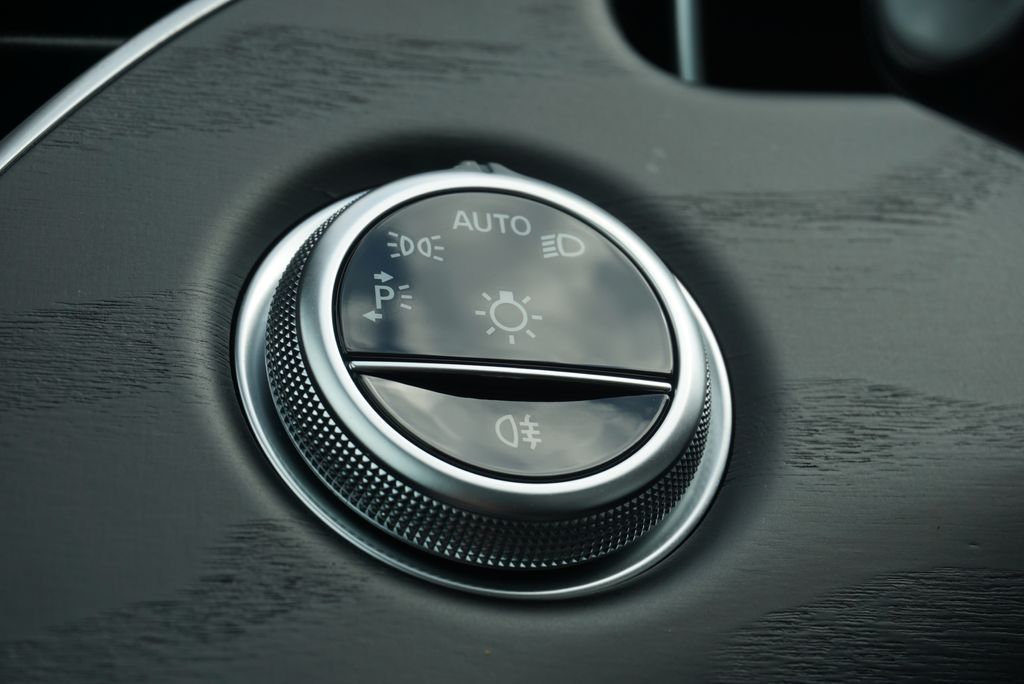 Thumbnail: 2024 Mercedes-Benz E-Class - 31
