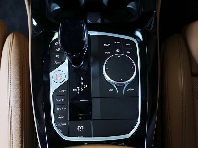 Used 2025 Gray BMW xDrive30i image 13