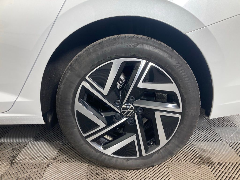 Used 2024 White Volkswagen 1.5T SEL image 23