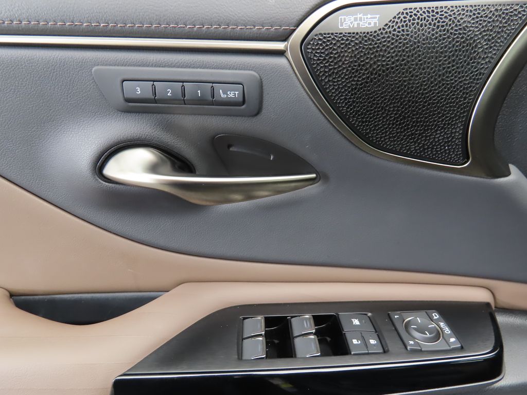 2022 Lexus ES 350 Luxury 24