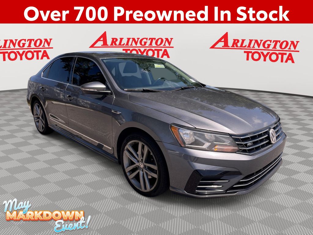 2017 Volkswagen Passat 1.8T R-Line w/ Comfort Pkg. Auto's photo
