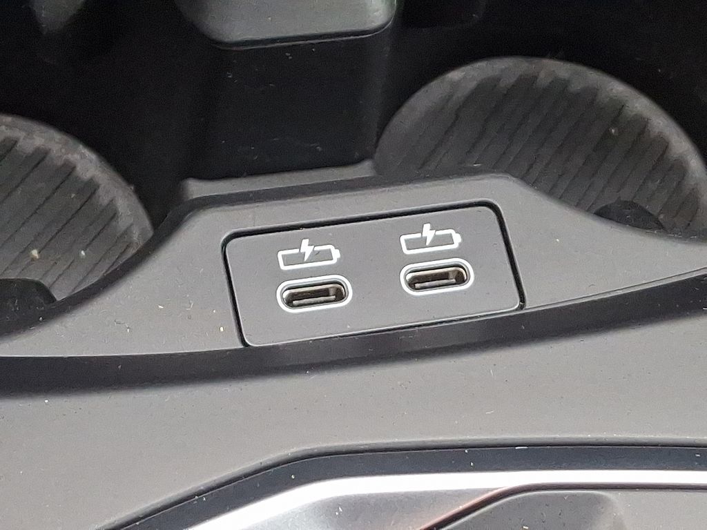 Thumbnail: 2025 BMW 2 Series - 26