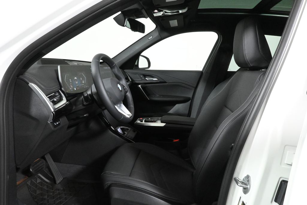 Thumbnail: 2026 BMW X1 - 3