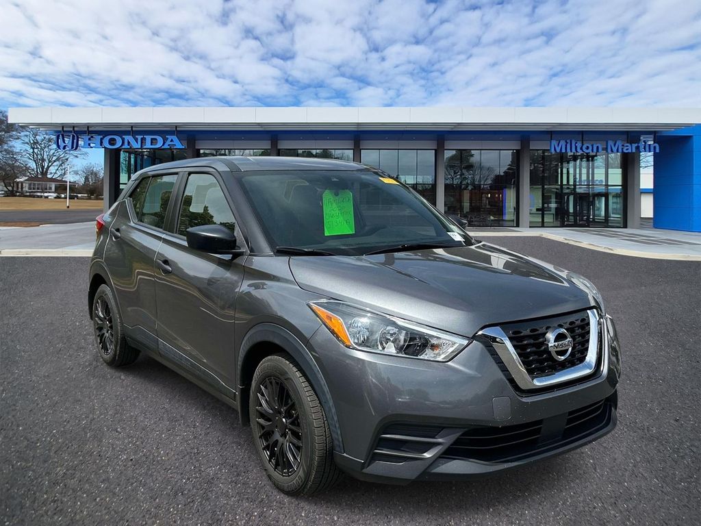 Gray 2020 Nissan Kicks S FWD SUV / Crossover Front-Wheel Drive Continuously Variable Transmission