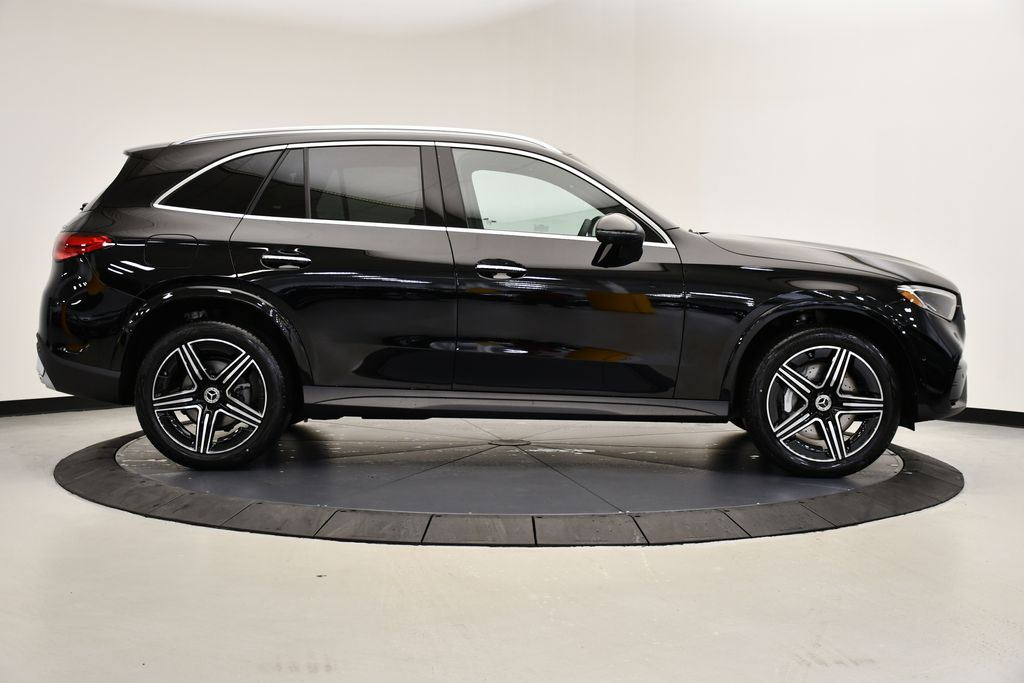 2025 Mercedes-Benz GLC 300 6