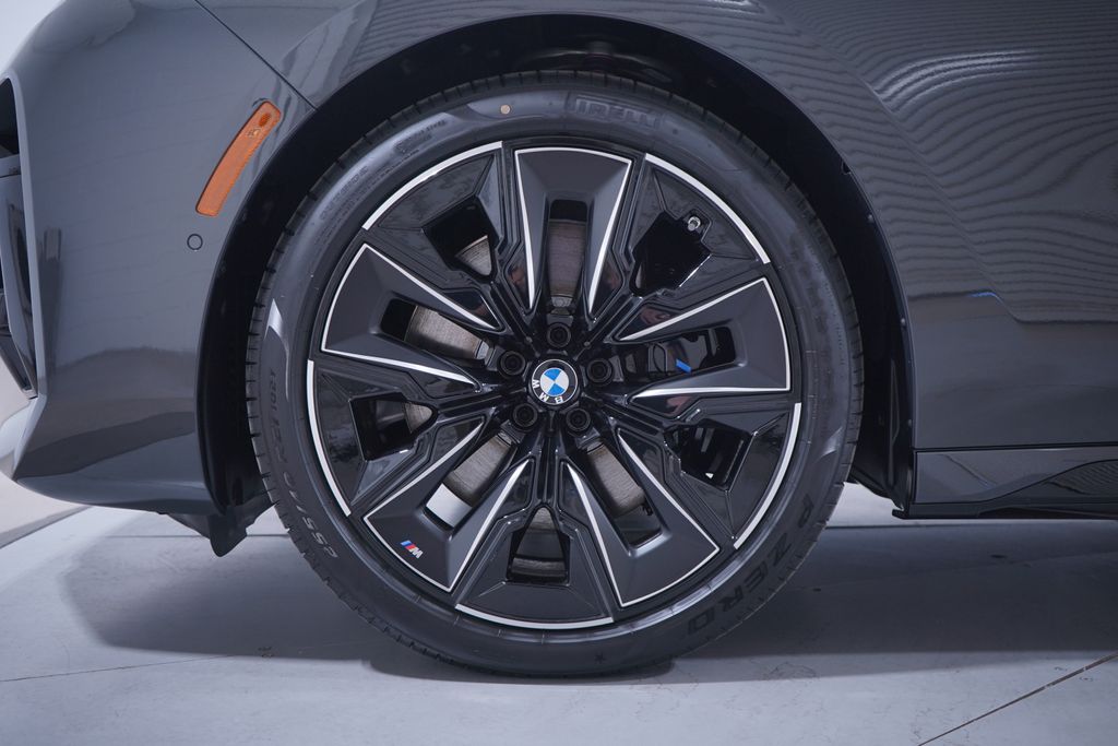 2025 BMW 7 Series 740i 2