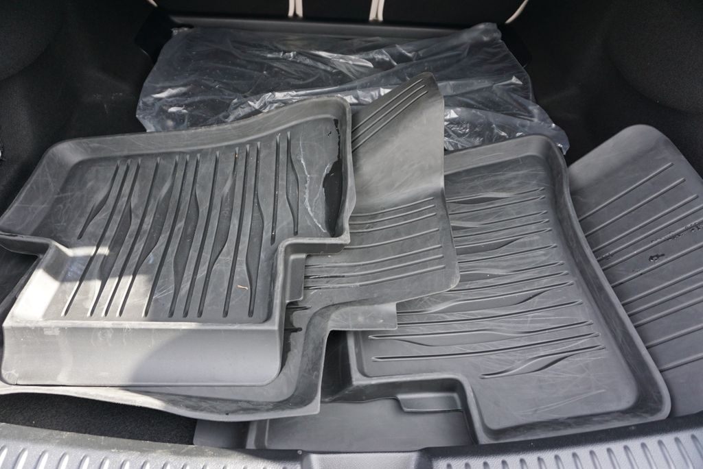 Thumbnail: 2025 Mercedes-Benz E-Class - 20