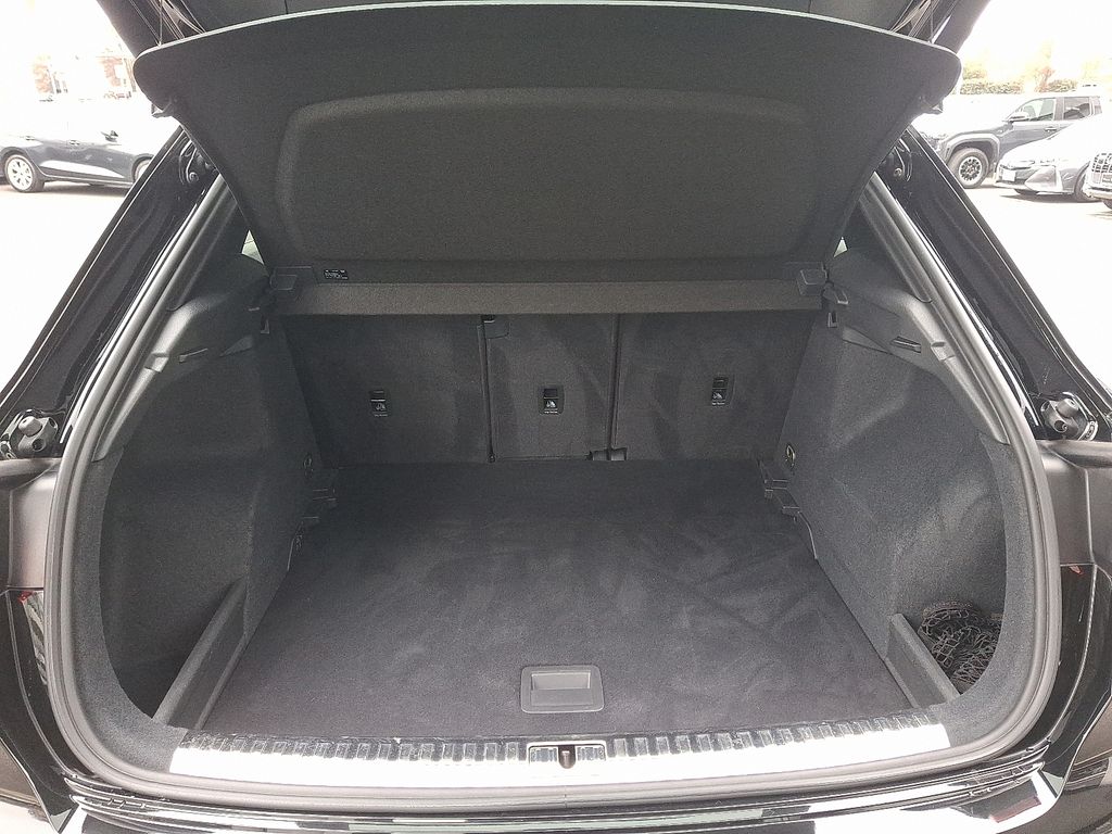 Thumbnail: 2020 Audi Q3 - 30