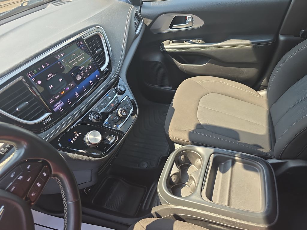 Used 2021 Chrysler Pacifica Van