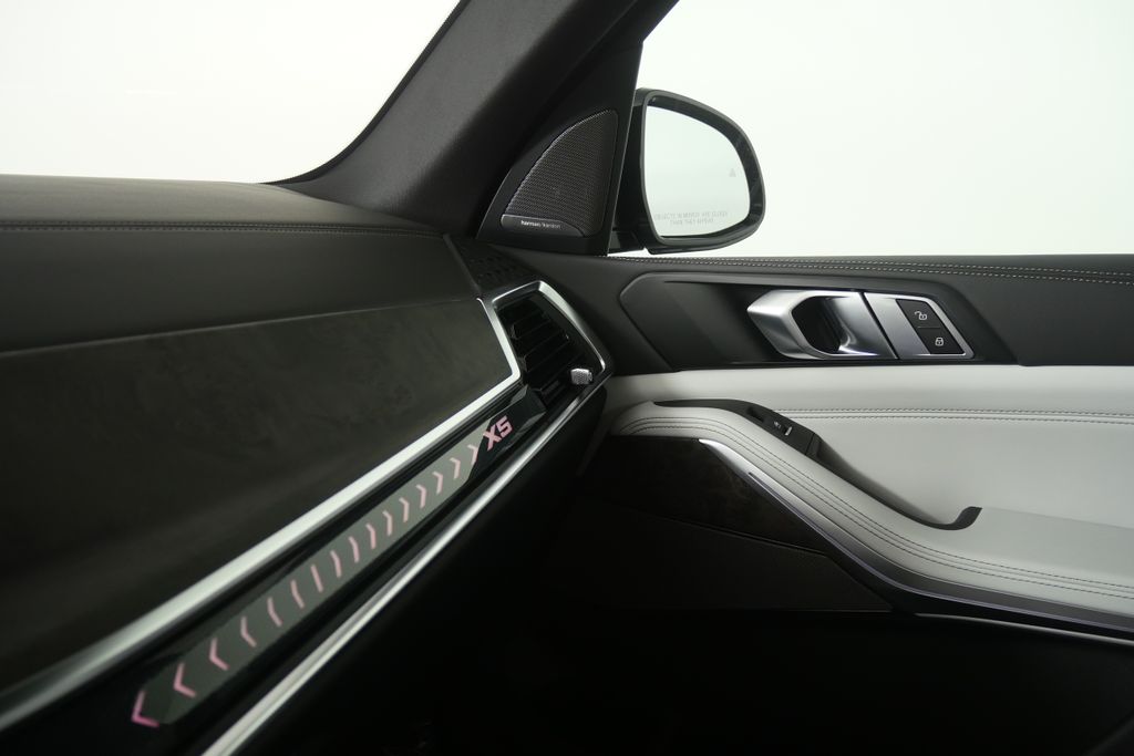 Thumbnail: 2026 BMW X5 - 25