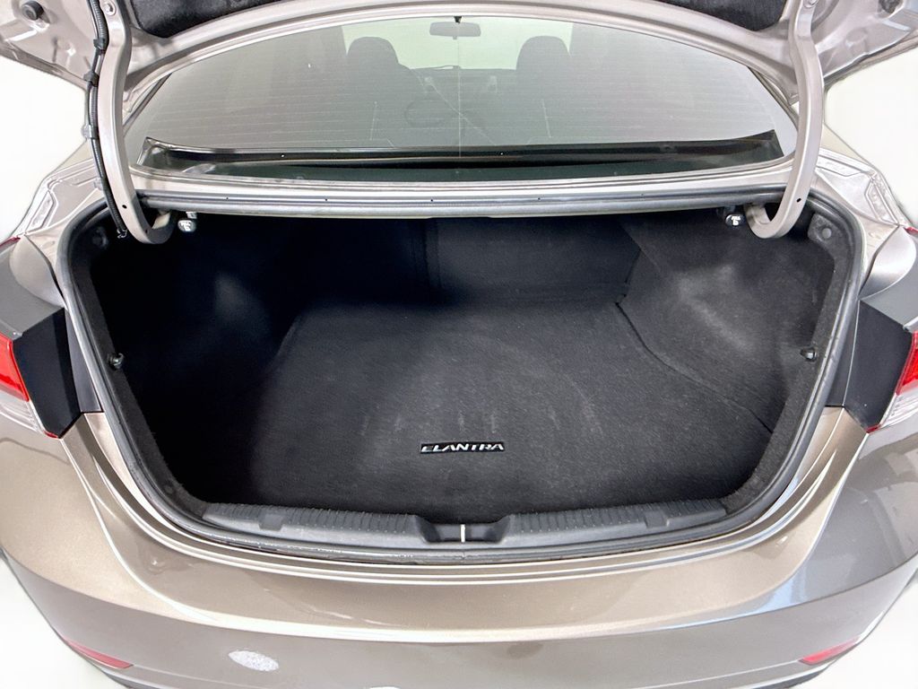 Thumbnail: 2015 Hyundai Elantra - 28