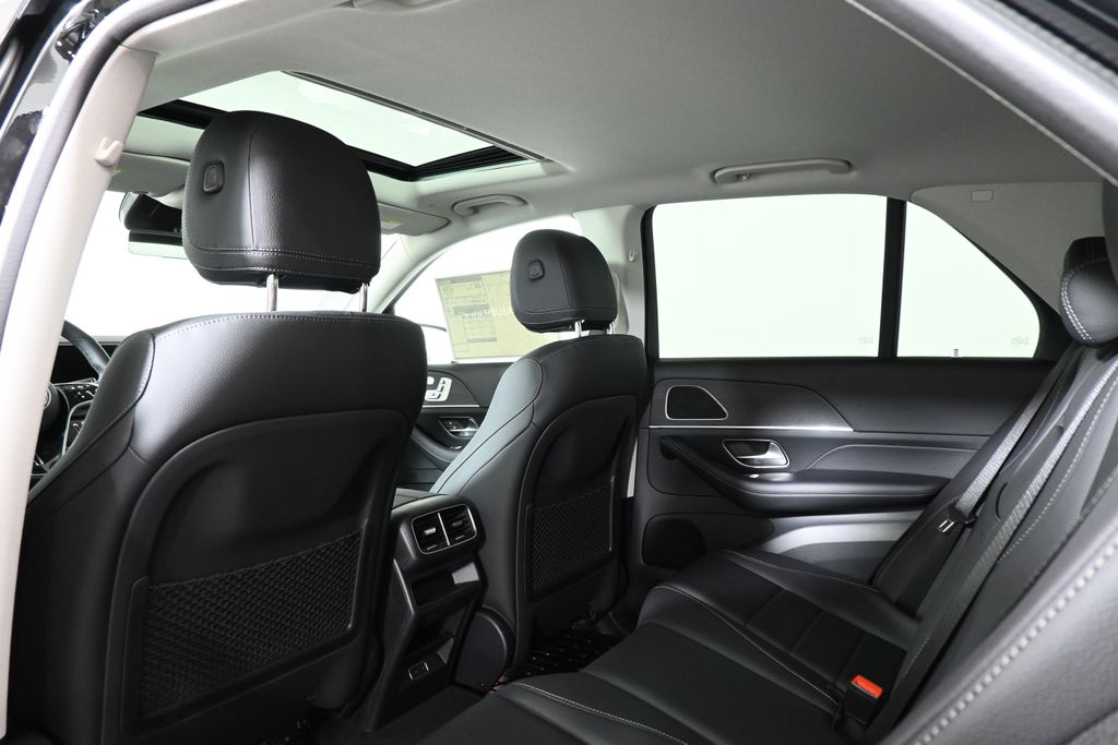 Thumbnail: 2026 Mercedes-Benz GLE - 26