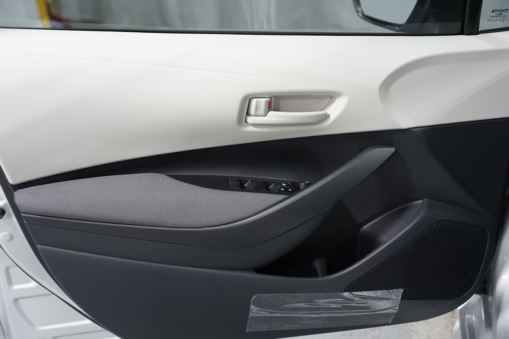 2025 Toyota Corolla LE 27