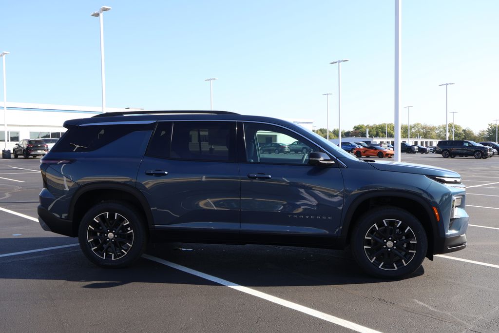 Thumbnail: 2026 Chevrolet Traverse - 9
