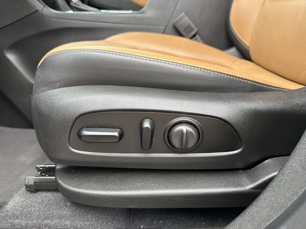 2021 Chevrolet Equinox Premier Black at Traditions Chevrolet