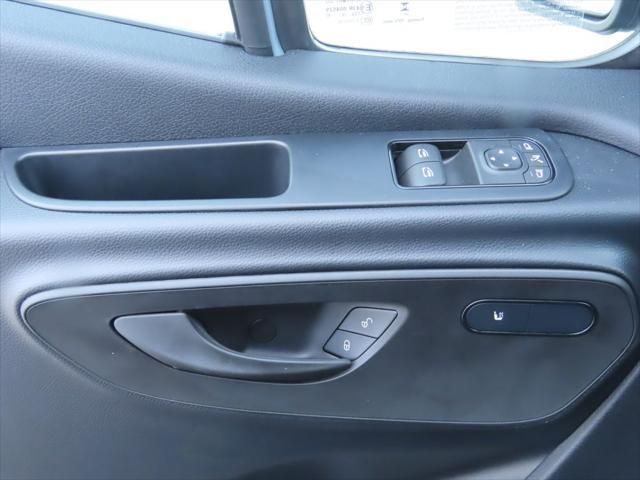 Thumbnail: 2025 Mercedes-Benz Sprinter - 22