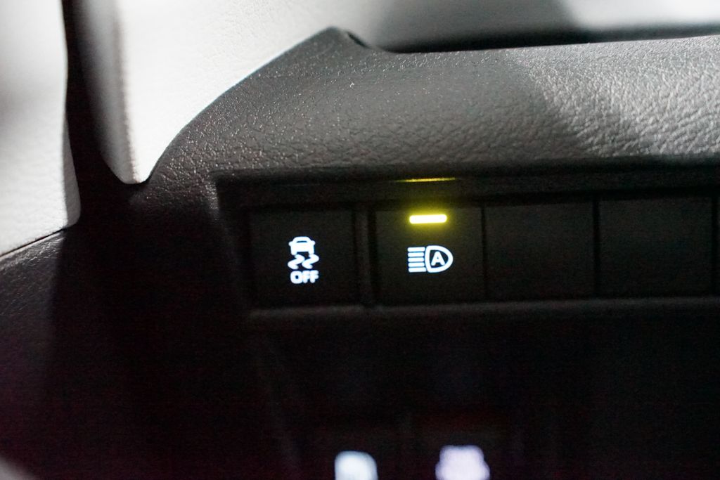 Thumbnail: 2026 Toyota Sienna - 24