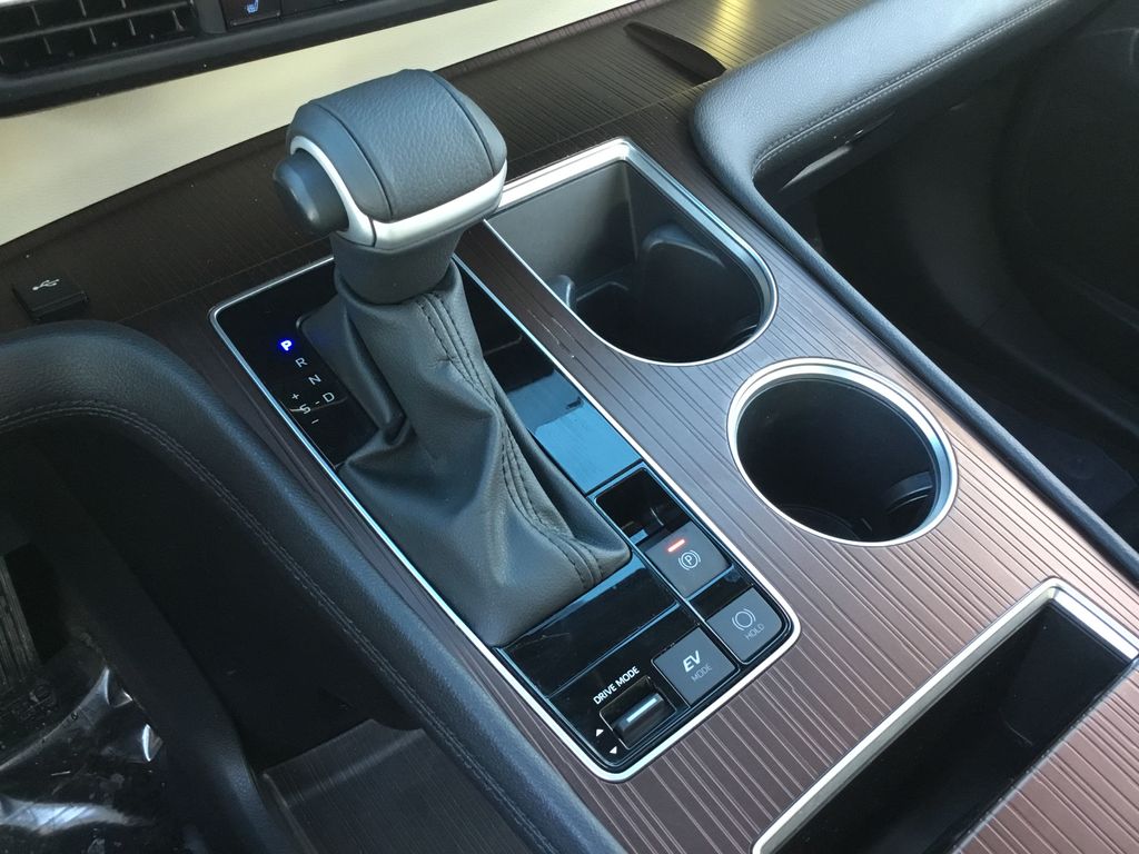 Thumbnail: 2024 Toyota Sienna - 24