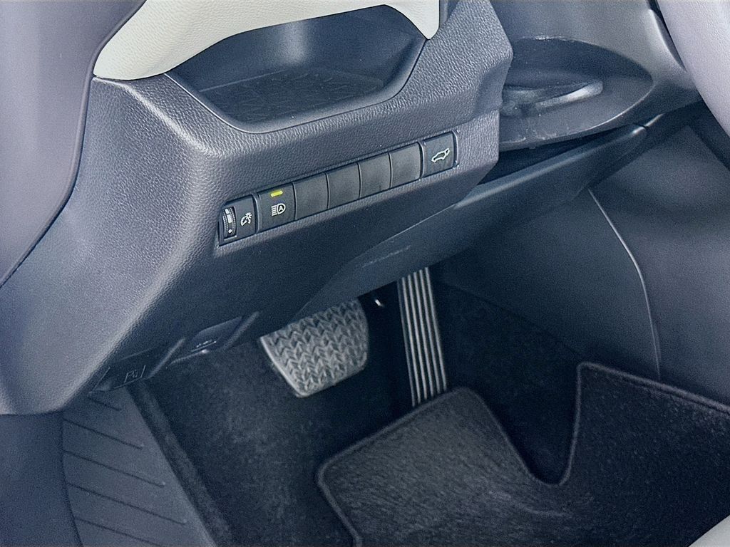 Thumbnail: 2025 Toyota RAV4 - 10