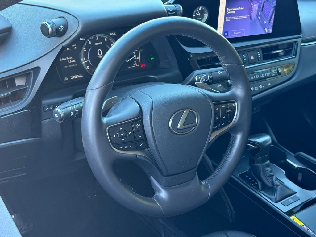 2023 Lexus ES 350 17