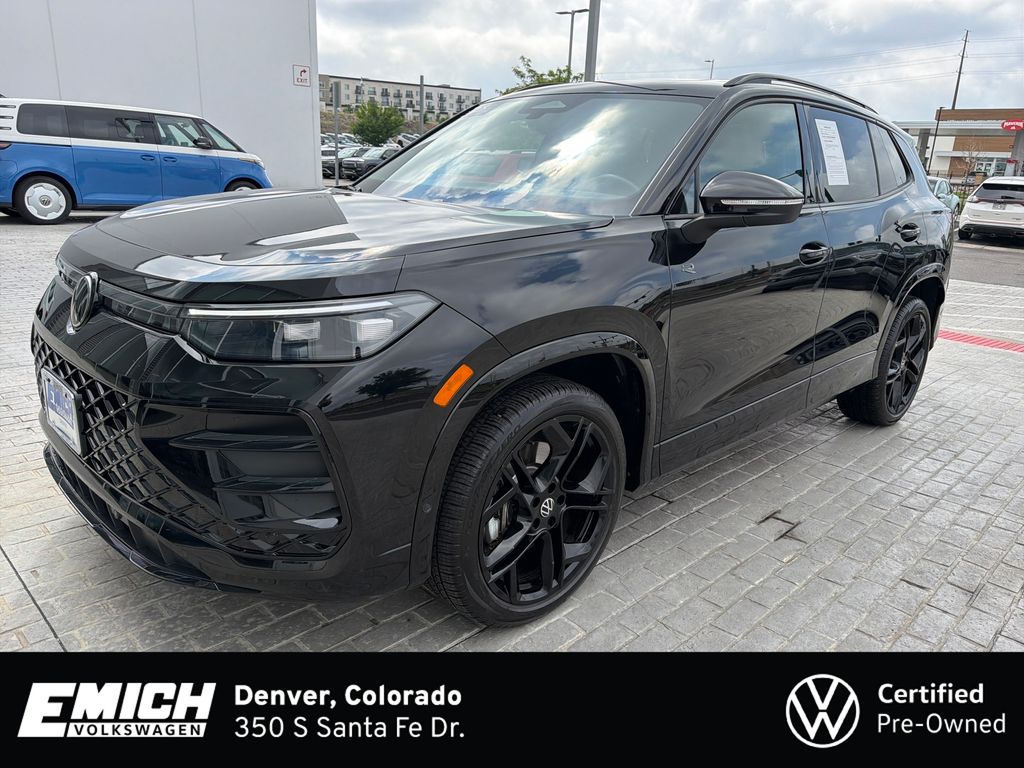 Deep Black Pearl 2025 Volkswagen Tiguan SUV / Crossover All-Wheel Drive 8-Speed Automatic