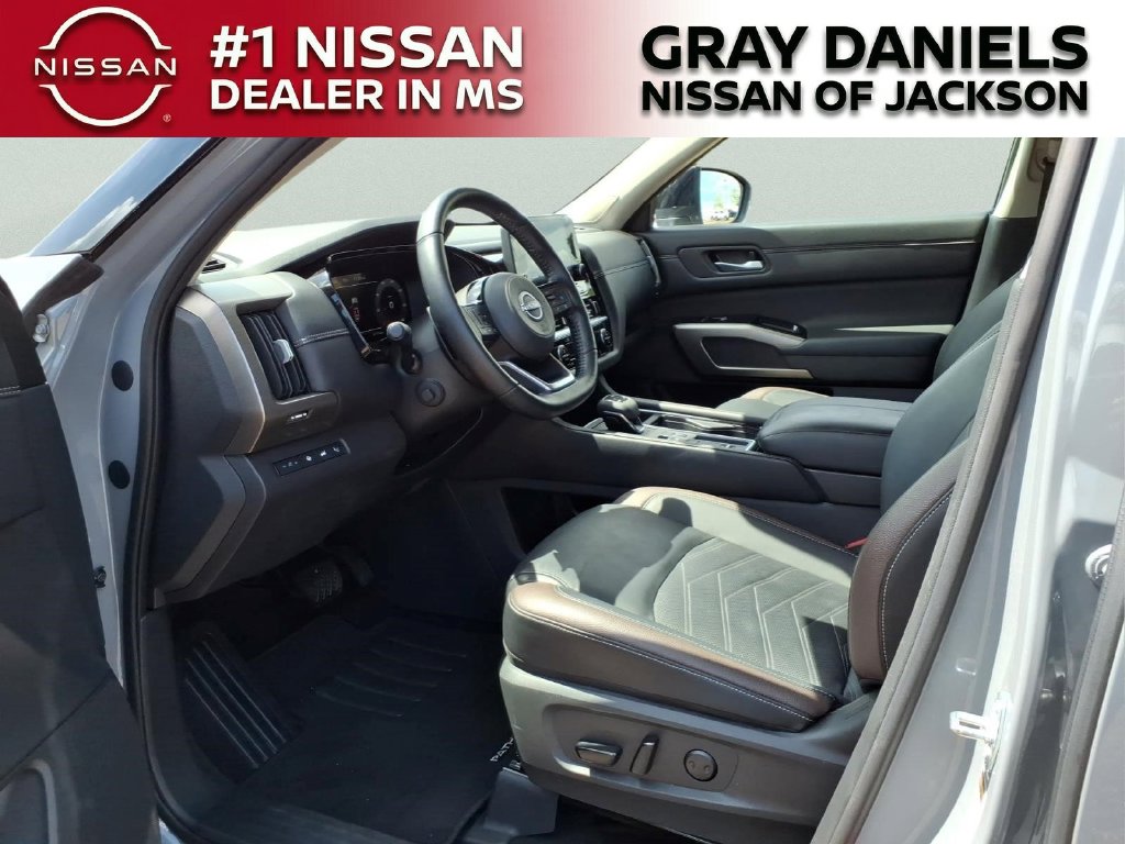 Used 2025 Nissan Pathfinder SUV