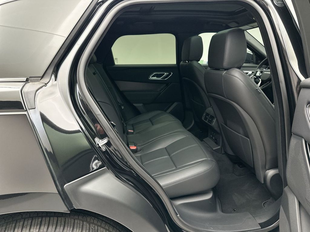 Thumbnail: 2025 Land Rover Range Rover Velar - 4