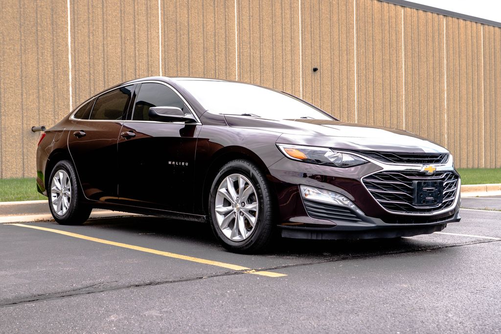 Used 2021 Chevrolet Malibu 1LT with VIN 1G1ZD5ST6MF035394 for sale in Glendale, WI