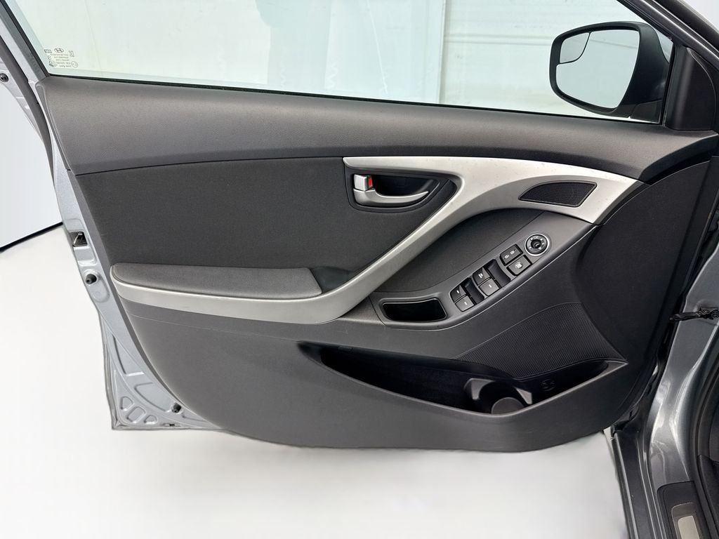 Thumbnail: 2016 Hyundai Elantra - 22