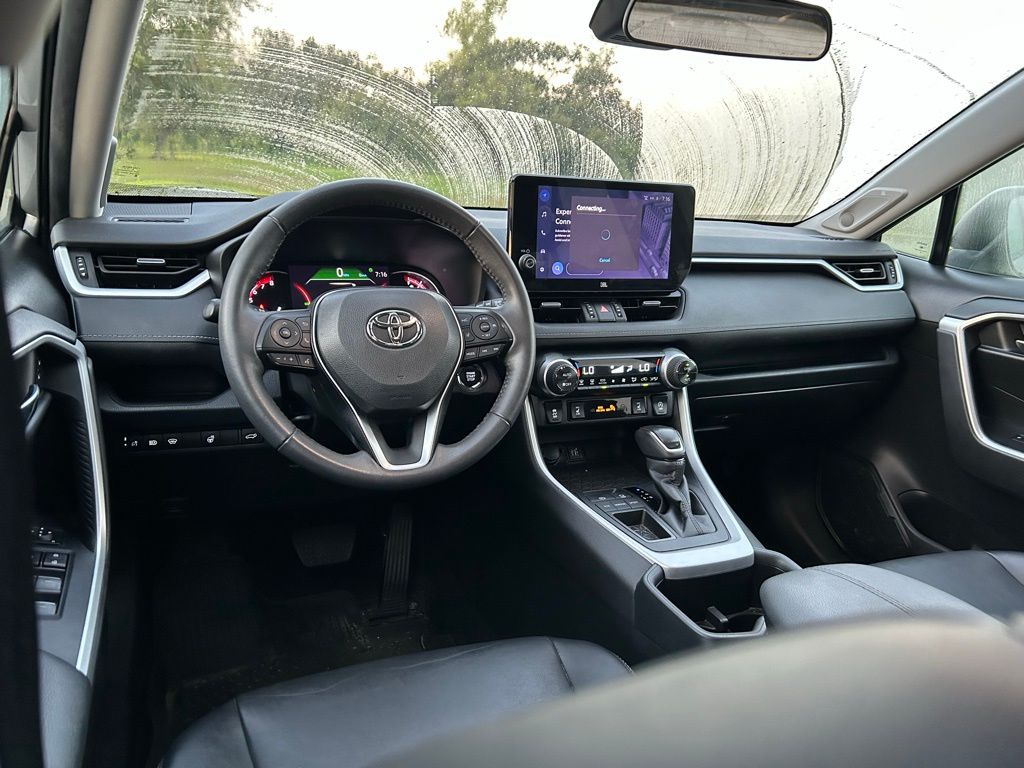 Thumbnail: 2023 Toyota RAV4 - 12