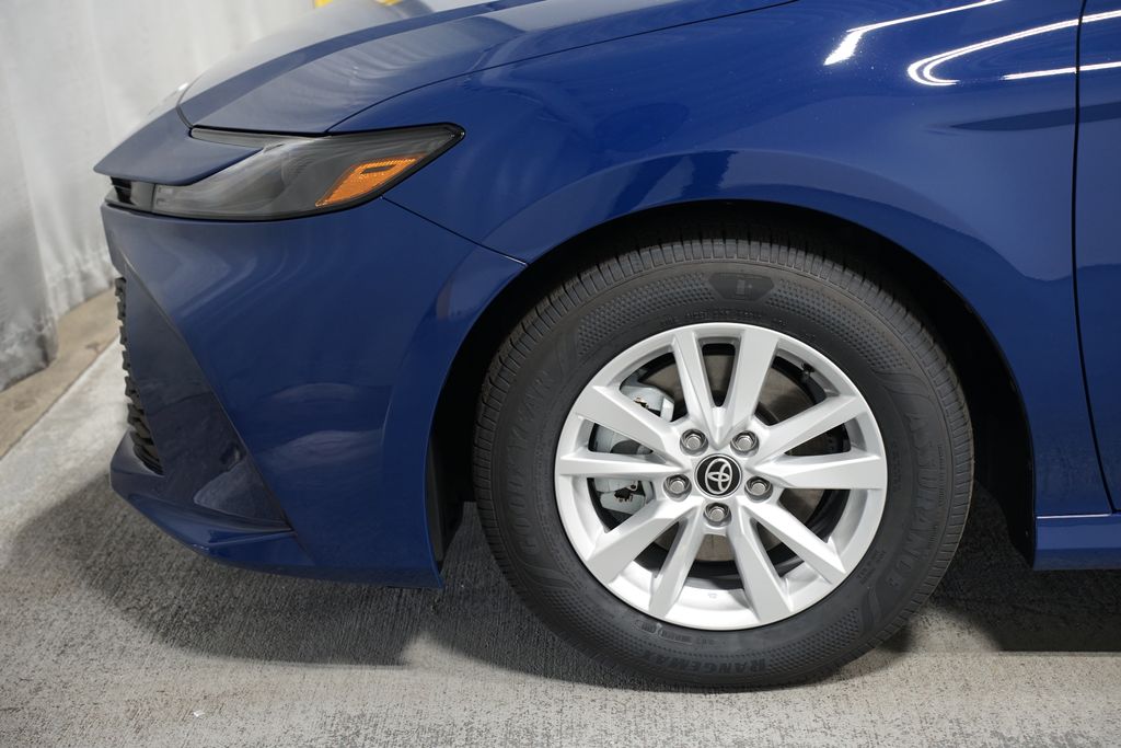 Thumbnail: 2025 Toyota Camry - 5