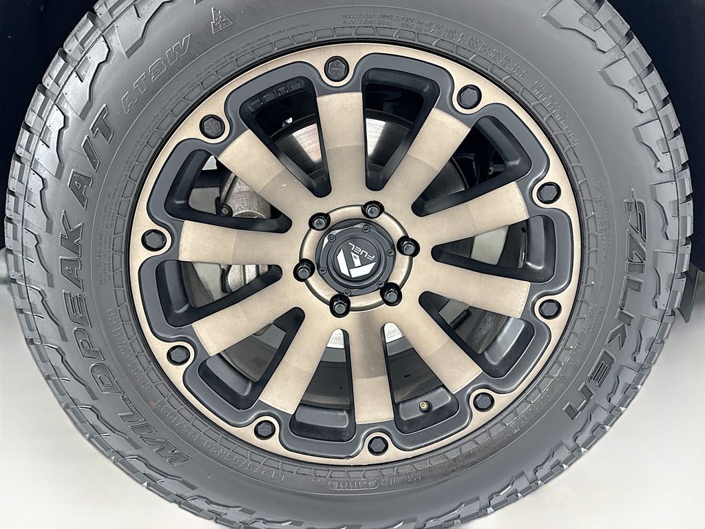 Thumbnail: 2021 Chevrolet Tahoe - 30