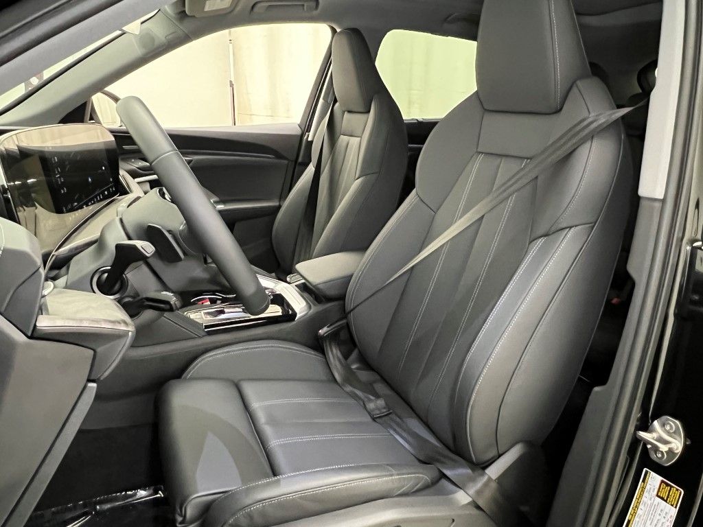 Thumbnail: 2025 Audi Q5 - 26