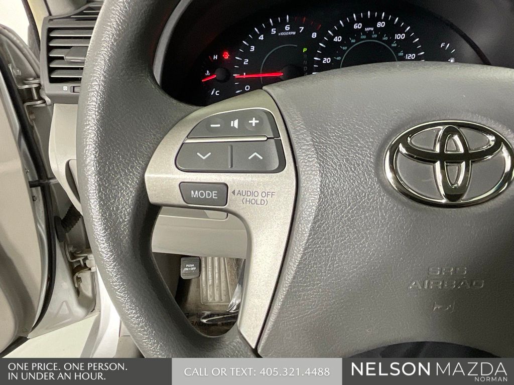 Used 2008 Silver Toyota LE image 44