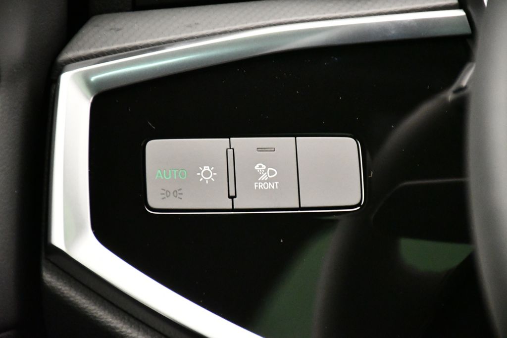 Thumbnail: 2025 Audi Q3 - 22