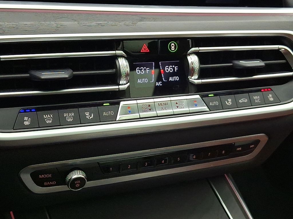 Thumbnail: 2022 BMW X7 - 17