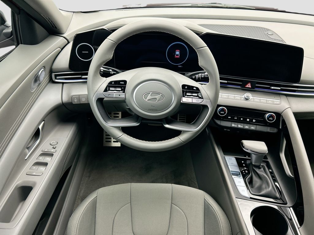 Thumbnail: 2025 Hyundai Elantra - 10