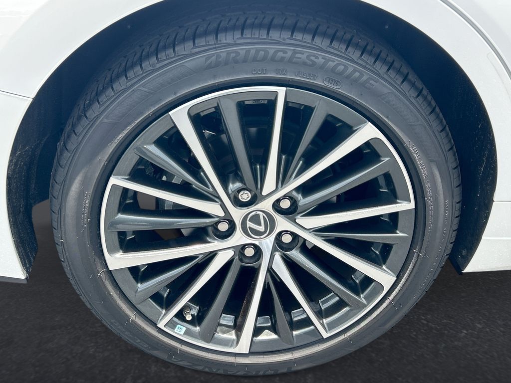 Thumbnail: 2025 Lexus ES - 29