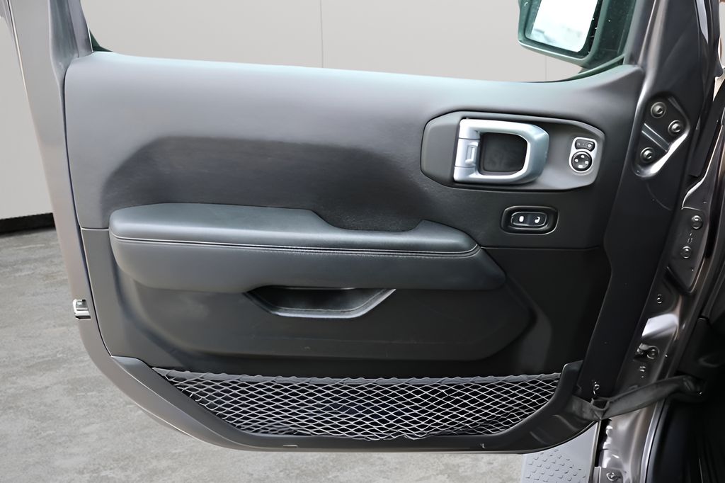 Used Car 2020 Jeep Wrangler  Unlimited Sahara For Sale Under $30,000 In Austin, Texas