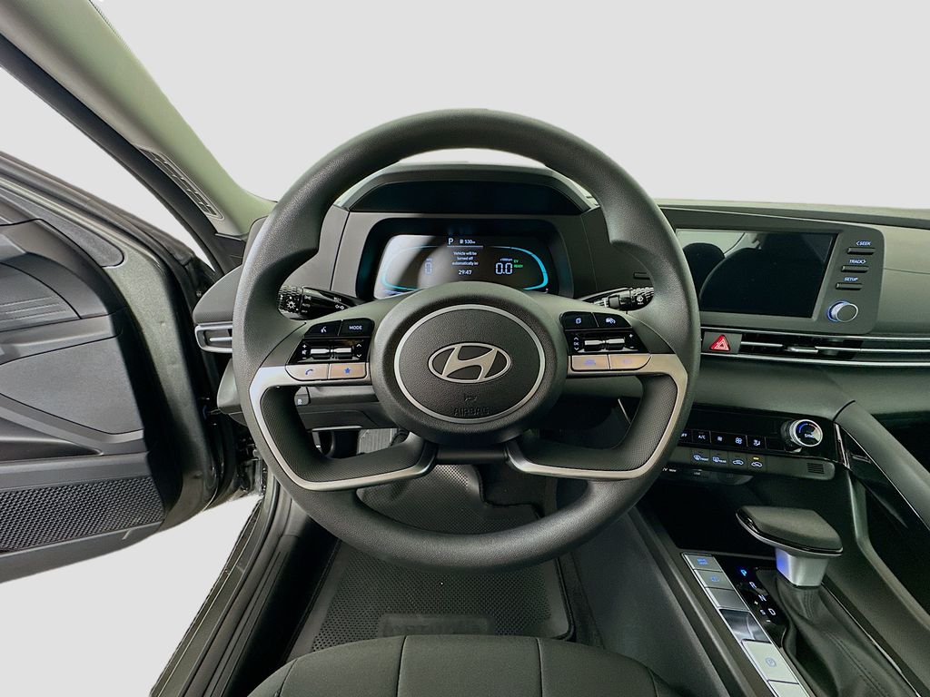 Thumbnail: 2025 Hyundai Elantra - 10