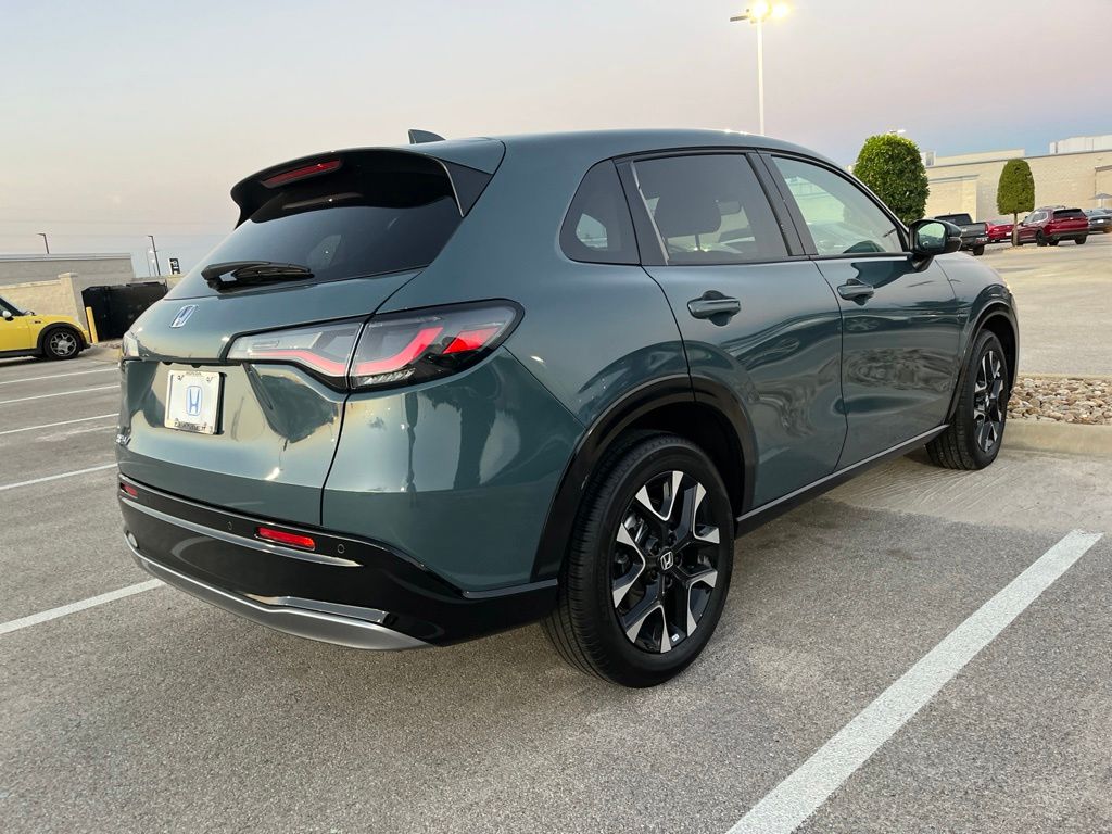 Thumbnail: 2027 Honda HR-V - 3