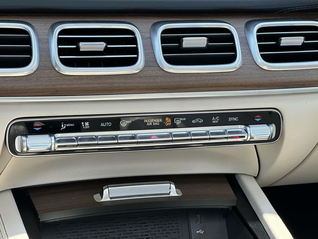 2025 Mercedes-Benz GLS 450 4MATIC 17