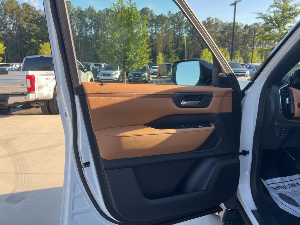 2025 Aspen White Tricoat Nissan Armada SL RWD SUV