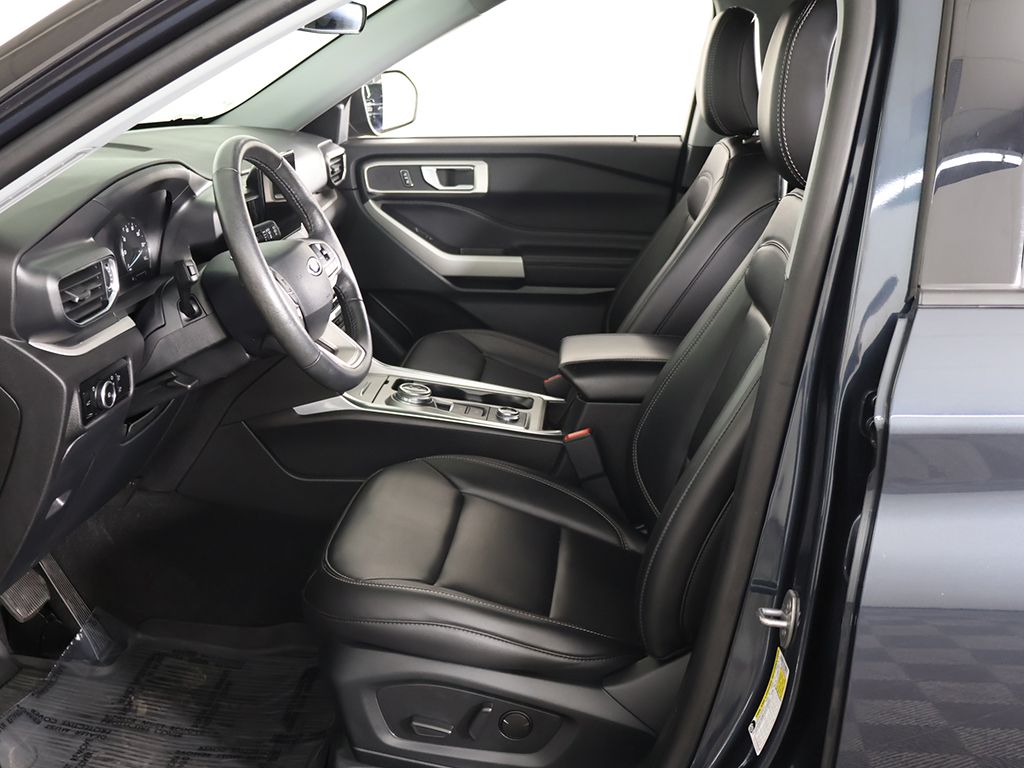 Used 2024 Blue Ford XLT image 30