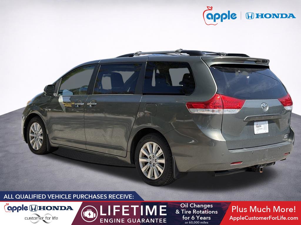 2014 Toyota Sienna XLE 7 Passenger