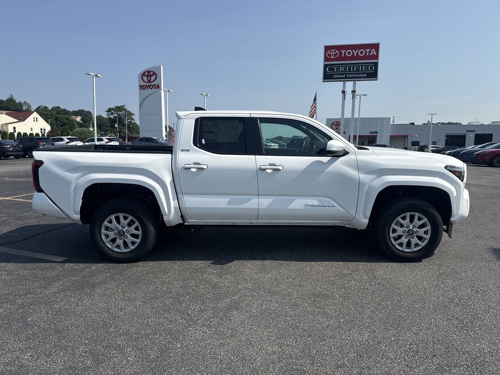 2026 Toyota Tacoma SR5 - Photo 7