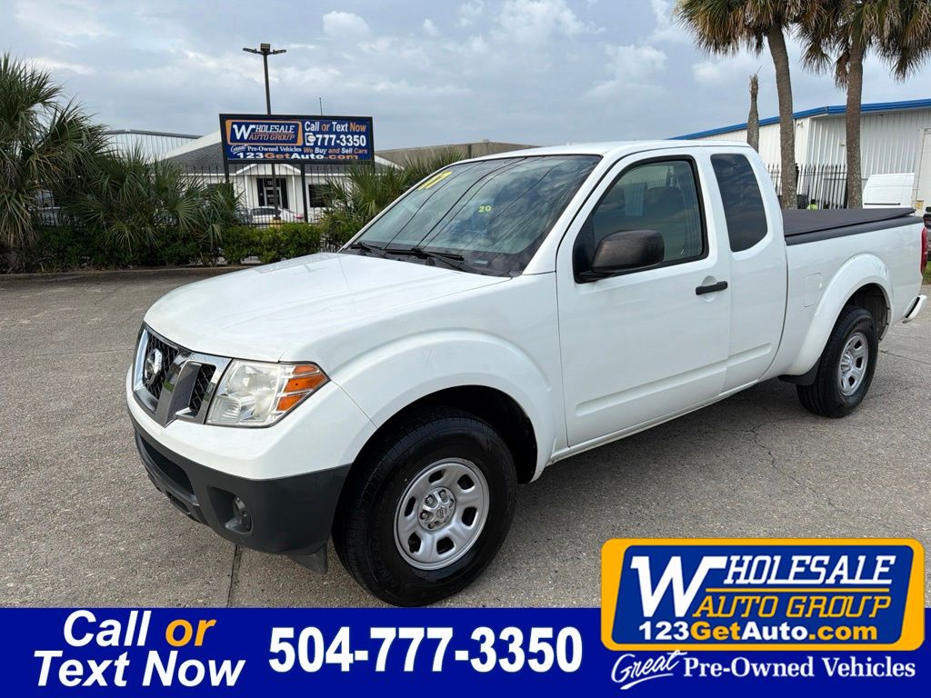 Glacier White 2017 Nissan Frontier Pickup Truck 4X2 5-Speed Automatic Overdrive
