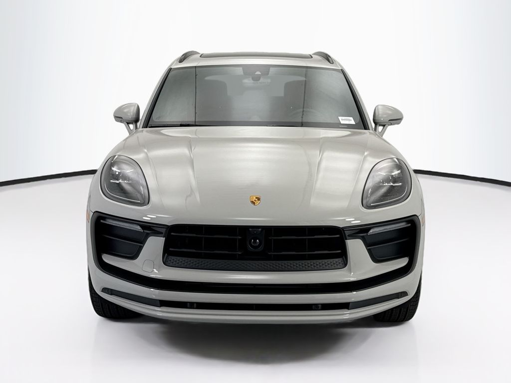 Thumbnail: 2026 Porsche Macan - 10
