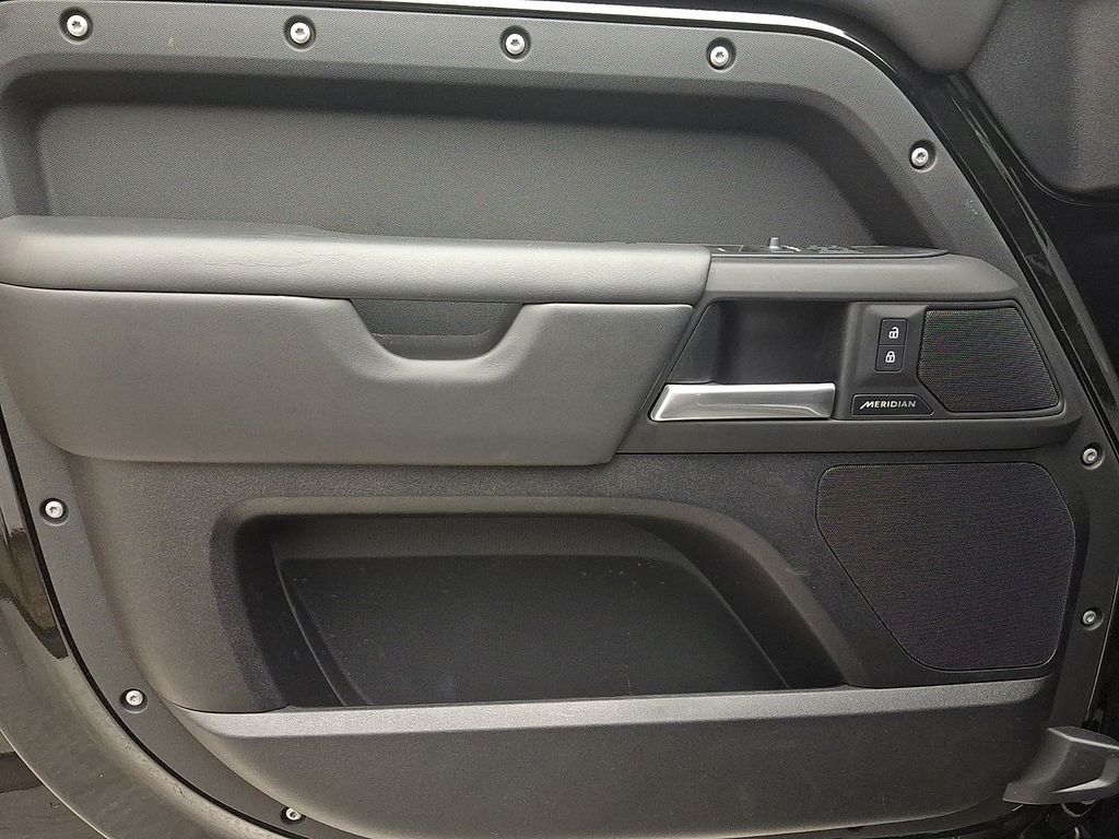 Thumbnail: 2025 Land Rover Defender - 12